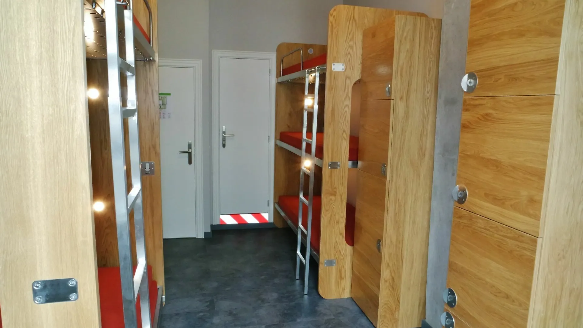 Train Cabin Hostel Schaerbeek