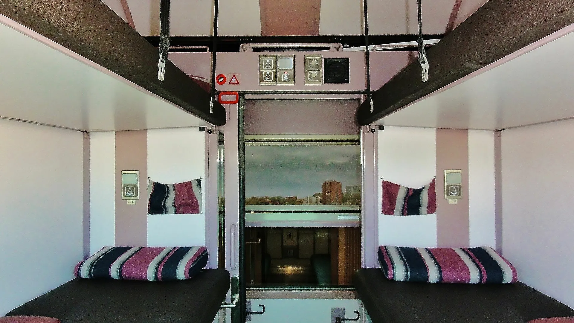 Train Cabin Hostel Schaerbeek Bruselas