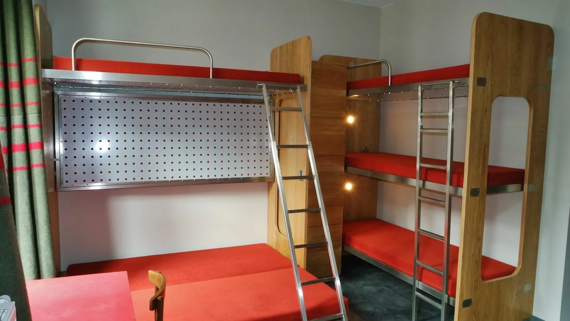 Train Cabin Hostel Schaerbeek 0*, Bryssel Belgien