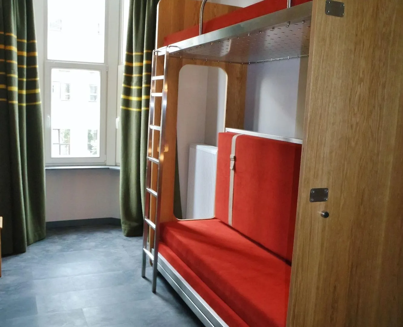 Train Cabin Hostel Schaerbeek Bruxelles