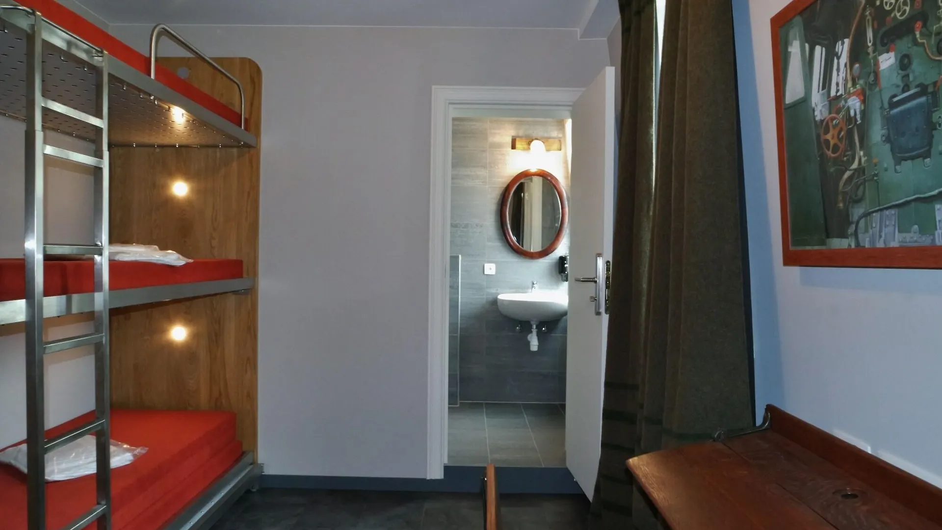Train Cabin Hostel Schaerbeek