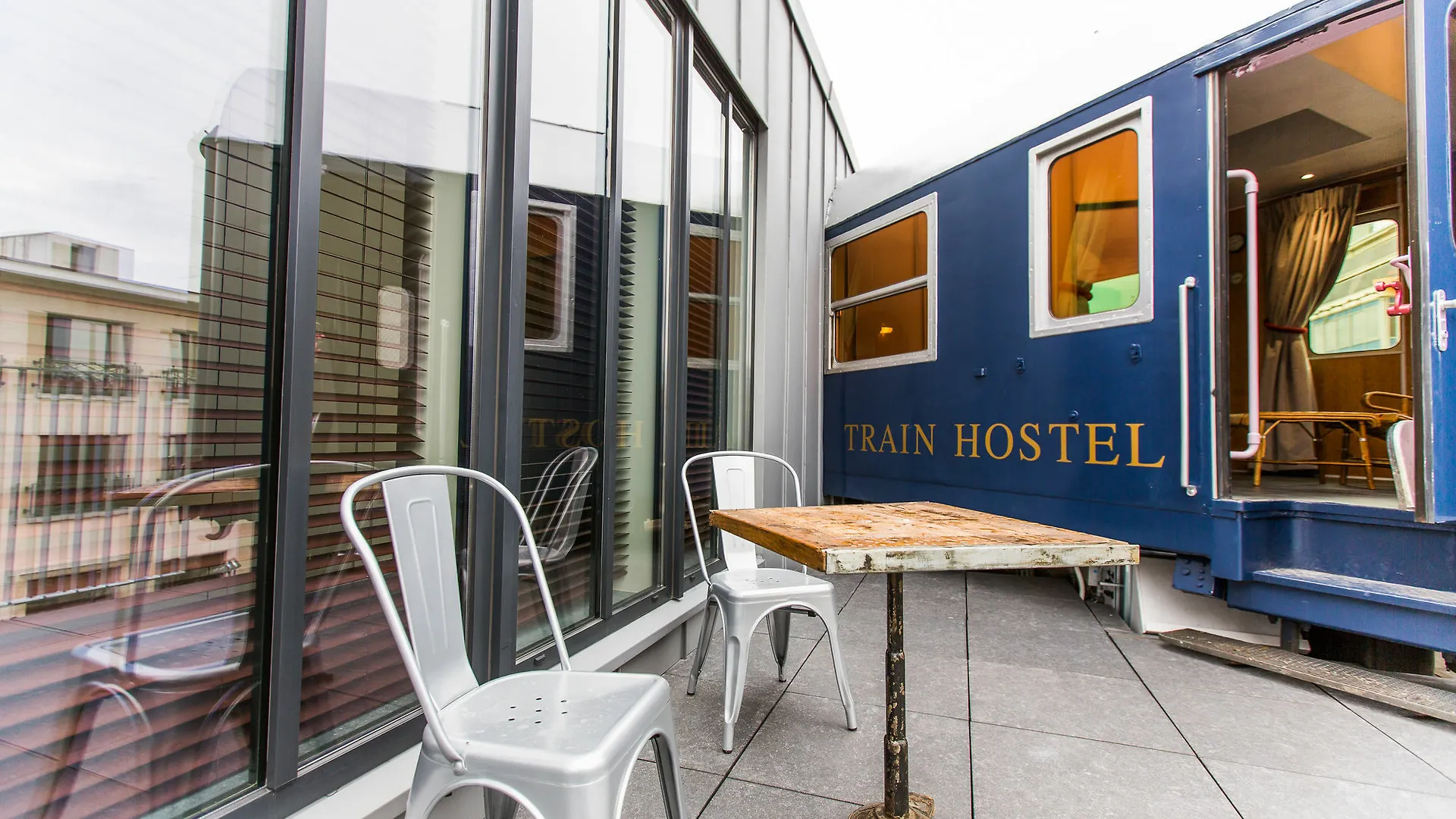 Train Cabin Hostel Schaerbeek Belgio