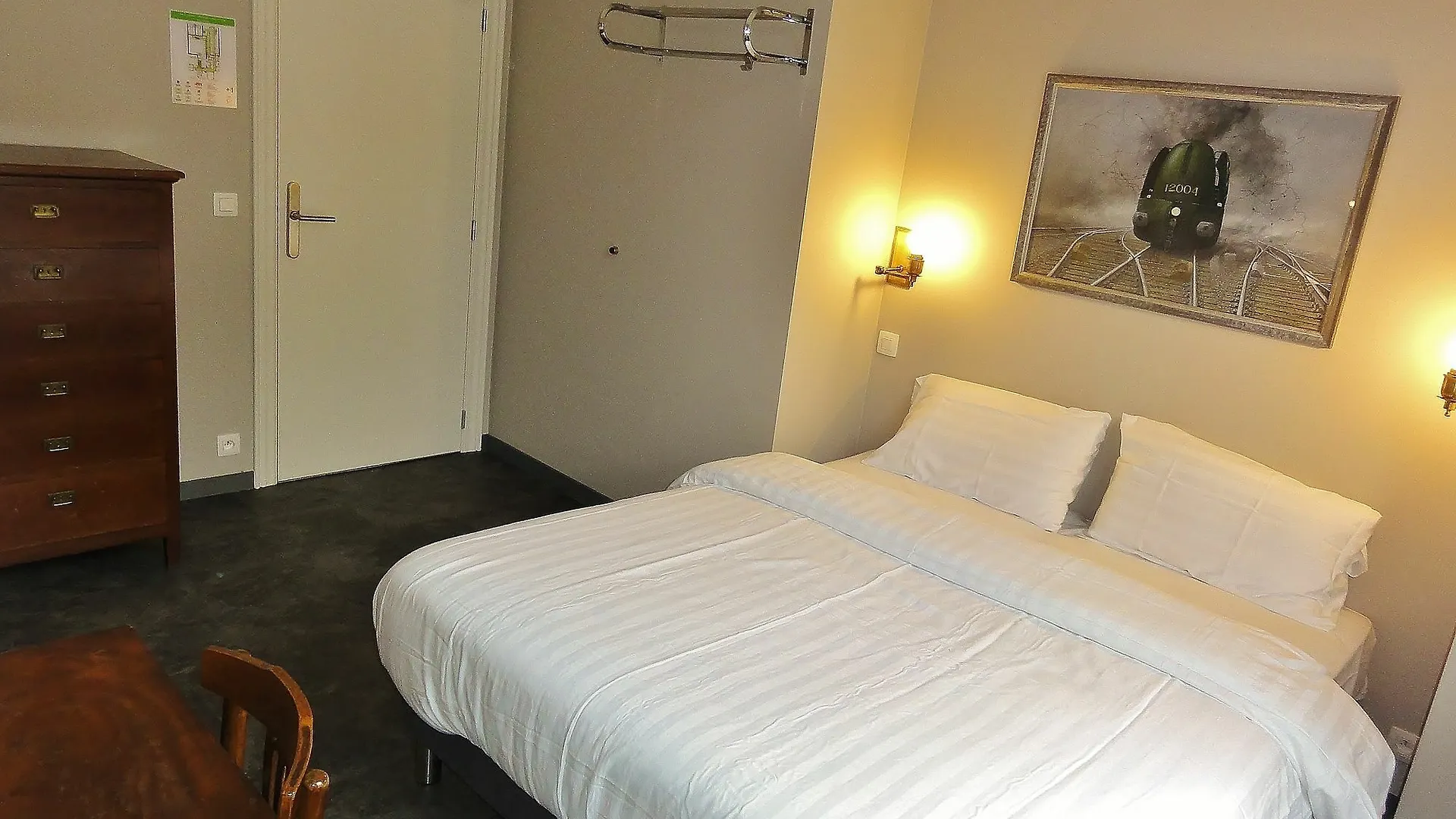 Train Cabin Hostel Schaerbeek