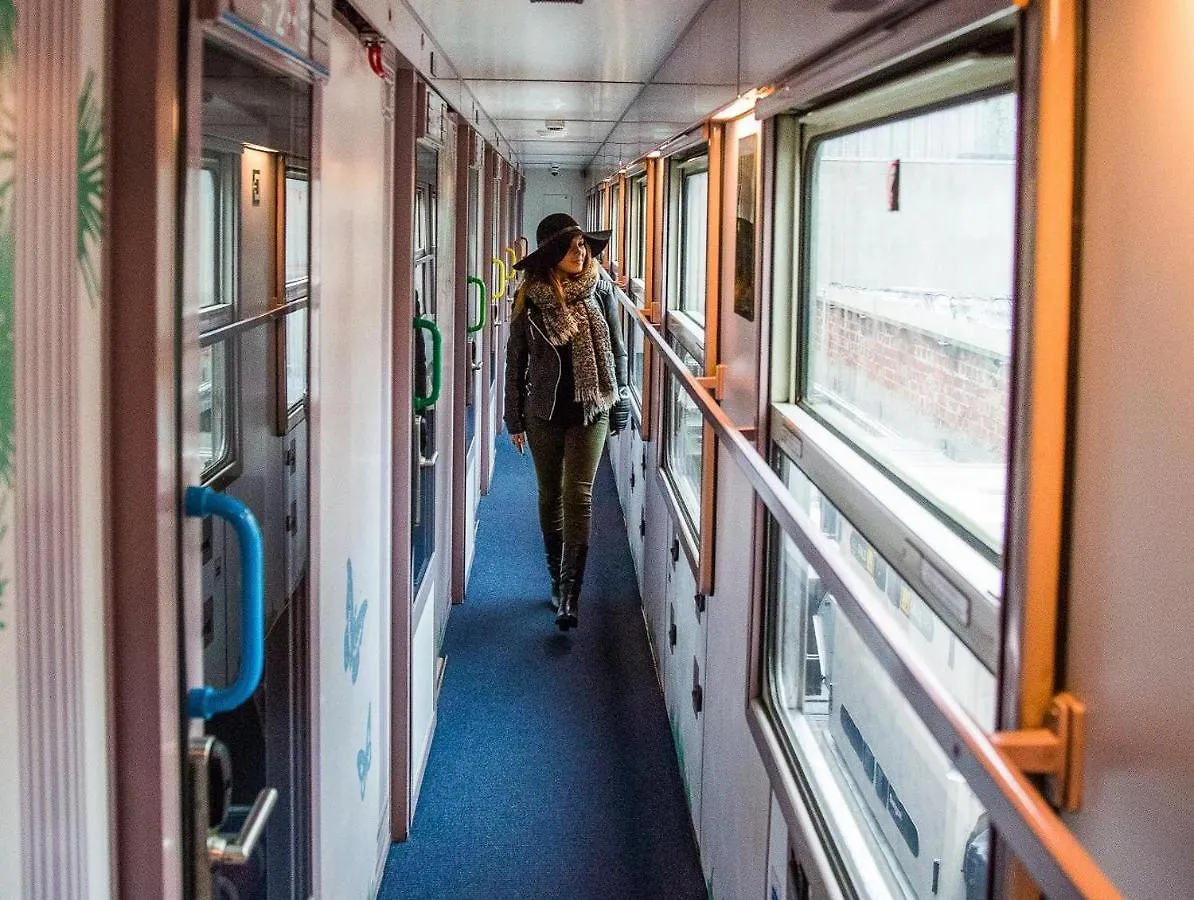 Train Cabin Hostel Schaerbeek Belgio